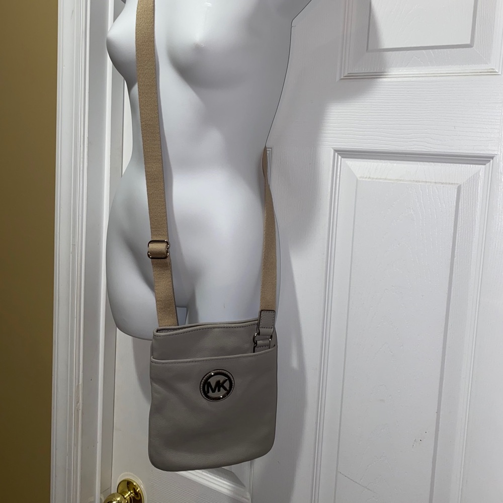 Michael Kors Fulton Leather Crossbody - Picture 2 of 8
